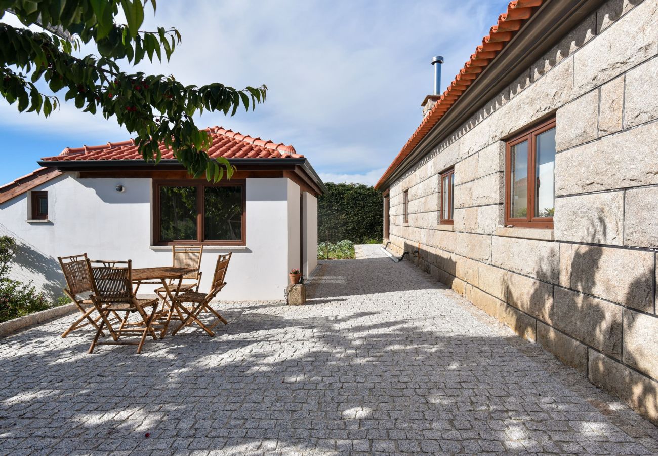 Villa in Armamar - Feel Discovery Maçã Douro